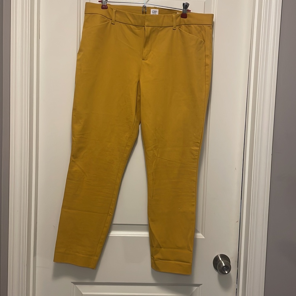 Beautiful Mustard coloured ankle pant size 14.
